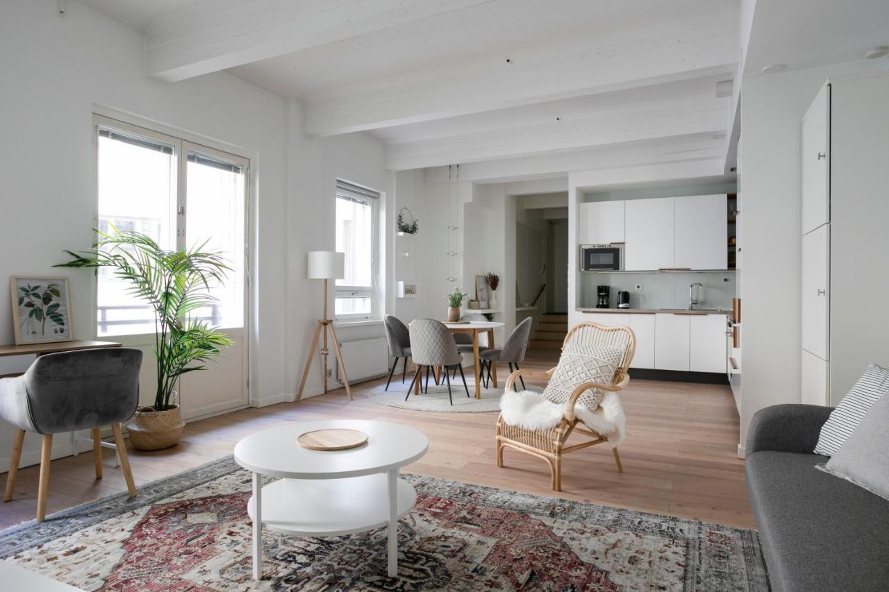 2Ndhomes Loft Apartment With Spa & Balcony By The White Church ヘルシンキ エクステリア 写真